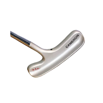 Titleist 2002 Scotty Cameron Bulls Eye Platinum Flange Putter